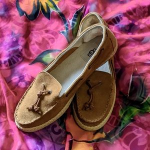 UGG women Channtal size 8.5